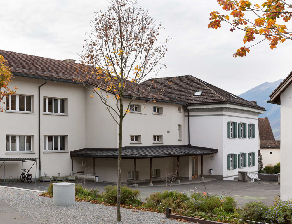Schulhaus Oberstufe, Dorfplatz 6, 7208 Malans